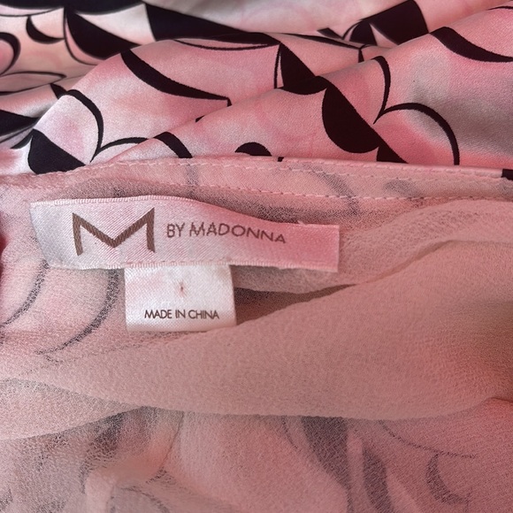 🛍5 for $20 🛍️ Madonna silk halter top - Picture 6 of 6